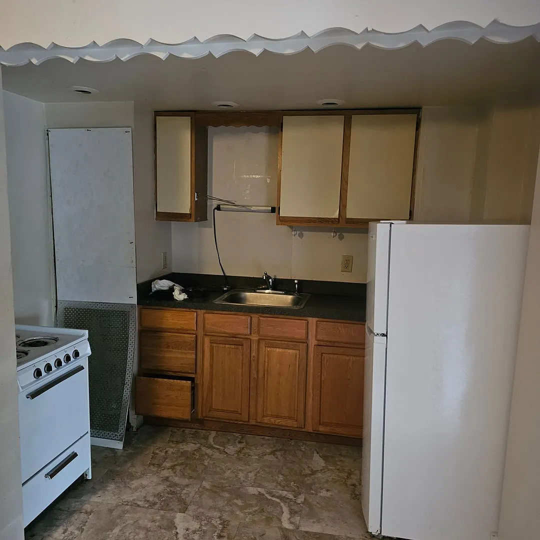 Ullman Manor 801-807 W3rd — Photo 3