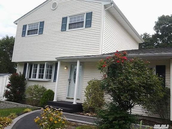 3rd image of 15 Pamela Ln