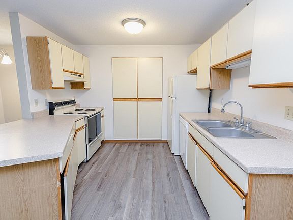 5th image of 750 99th Ave NW APT 306