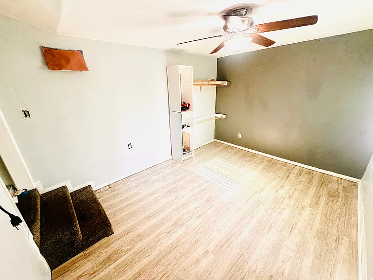 Country Club Pl — Photo 2