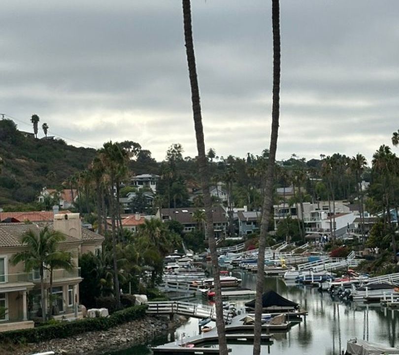 1st image of 4705 Marina Dr APT 17