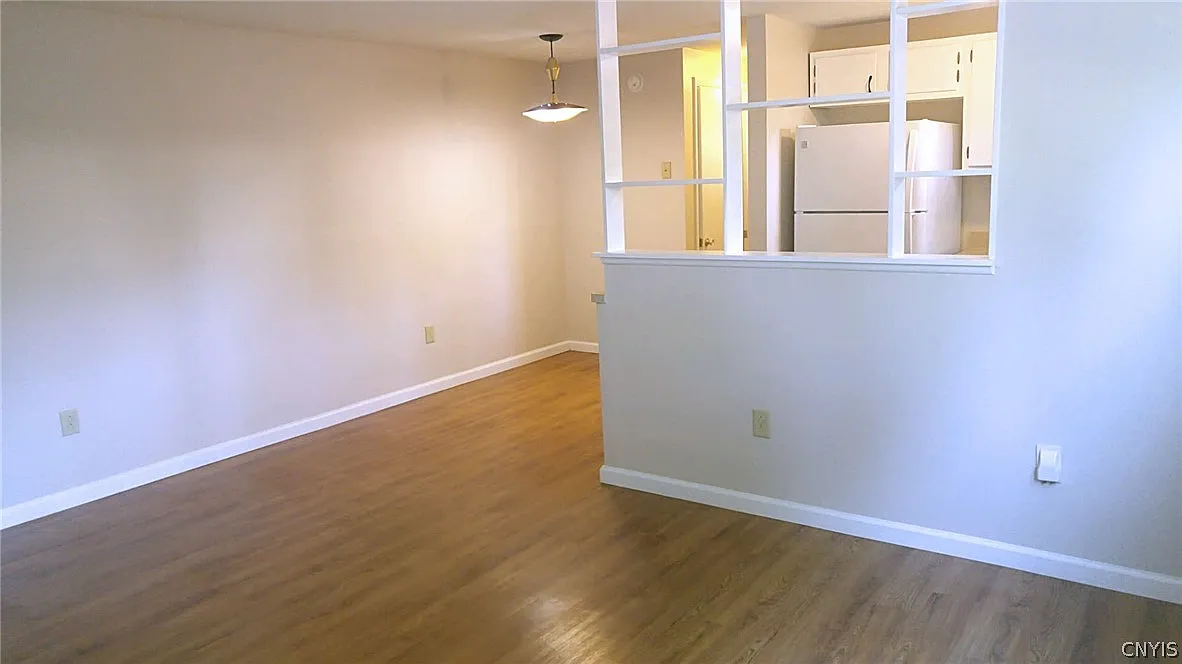 1 bed, 1.0 bath, 8118 sqft, $1,150 — Photo 4