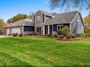 63 Fox Point Dr, Appleton, WI 54911