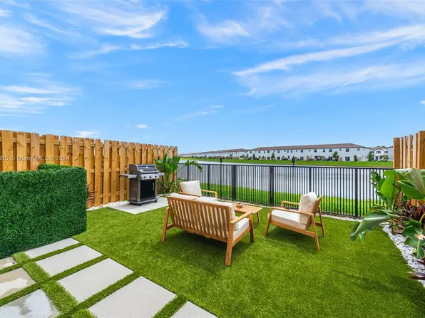 12816 NW 22nd Pl, Miami, FL 33167