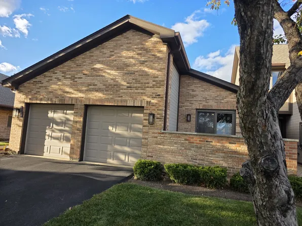 1764 Pebble Beach Dr, Hoffman Estates, IL 60169