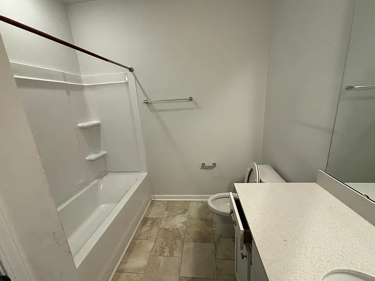 140 Fideaux Blvd — Photo 32