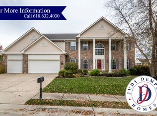 800 White Horse Ln, O'Fallon, IL 62269