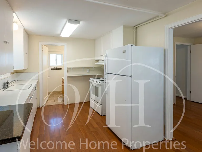 43 NE Ash Ave — Photo 8