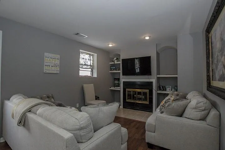 440 Merman Rd — Photo 2