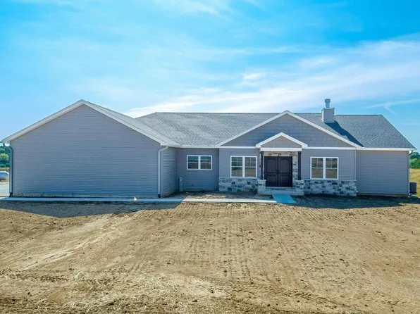 26057 235th St, Le Claire, IA 52753