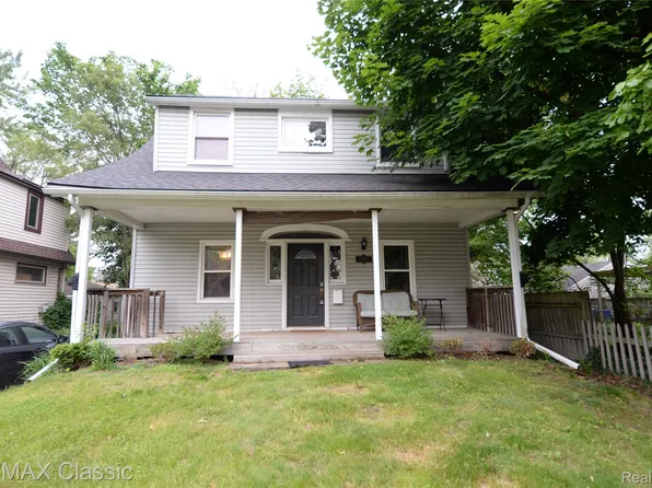 1924 Pinecrest Dr, Ferndale, MI 48220