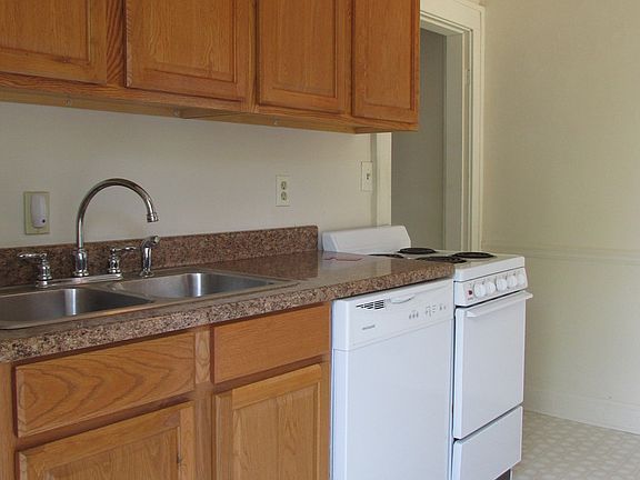 5th image of 376 Chittenden Ave #C