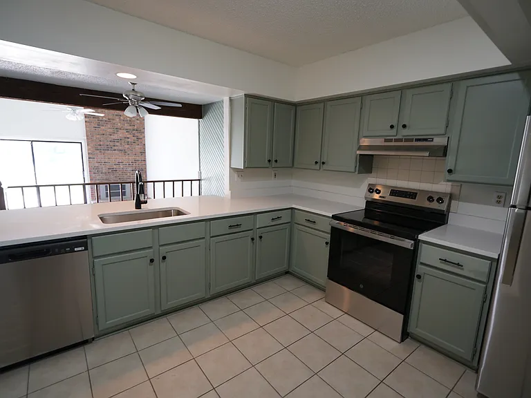 2313 Princeton Pl — Photo 4