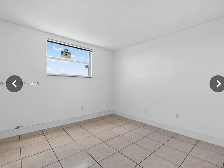 606 W 81st St #302 — Photo 24