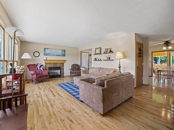 5th image of 929 4th St