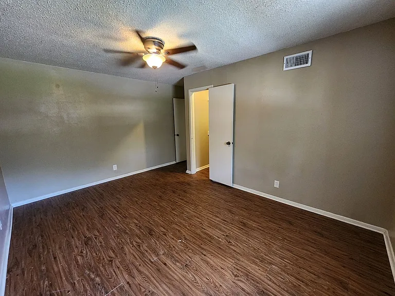 7604 Bridges Ave #B — Photo 20