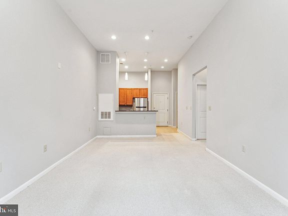 3rd image of 2655 Prosperity Ave APT 118