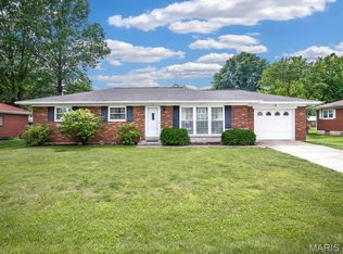 9 Richard St, Waterloo, IL 62298