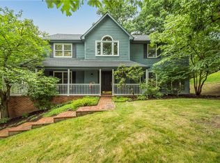 205 Chaucer Ct S, Sewickley, PA 15143
