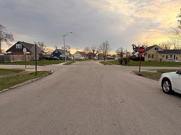 5th image of 1098 Rydale Rd