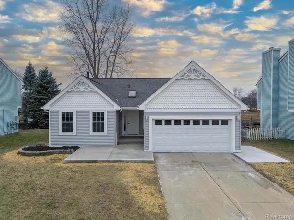 582 Thornhill Ct, Belleville, MI 48111