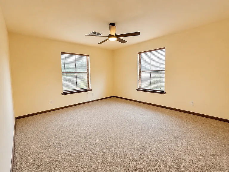 4337 E Winchester Rd — Photo 18