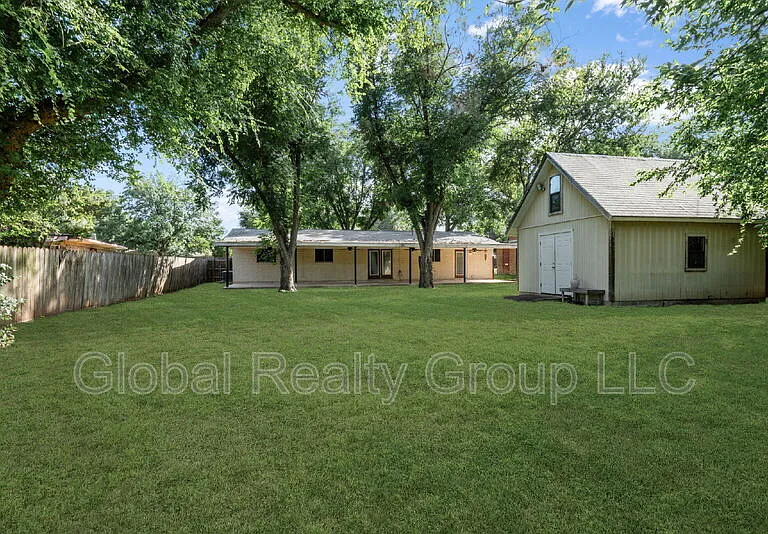 138 Bobolink Dr — Photo 28