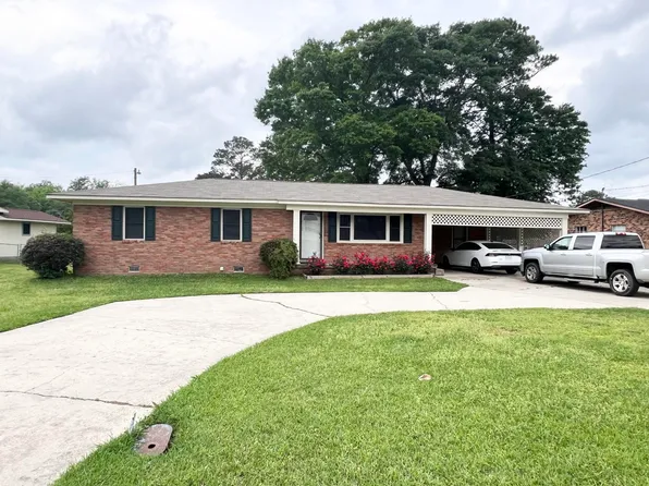 1561 Sumrall Rd, Columbia, MS 39429