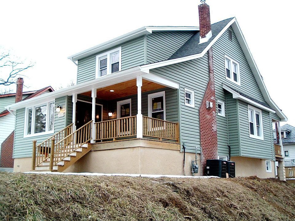 Front view (large corner lot)