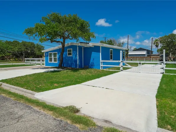 1403 S McCampbell St, Aransas Pass, TX 78336