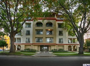 742 Locust St APT 301, Pasadena, CA 91101