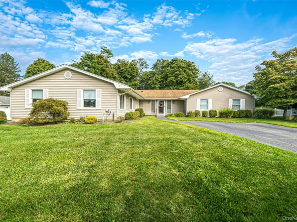 3 Stacy Court, Port Jefferson, NY 11777