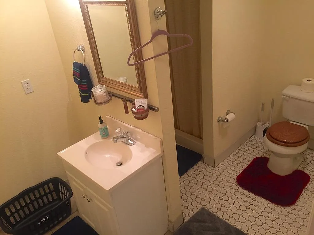 108 Sherwood Ave — Photo 4