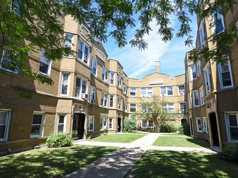 4824-30 W Addison St #4828H-G — Photo 1