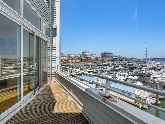3rd image of 35 Constellation Wharf #35