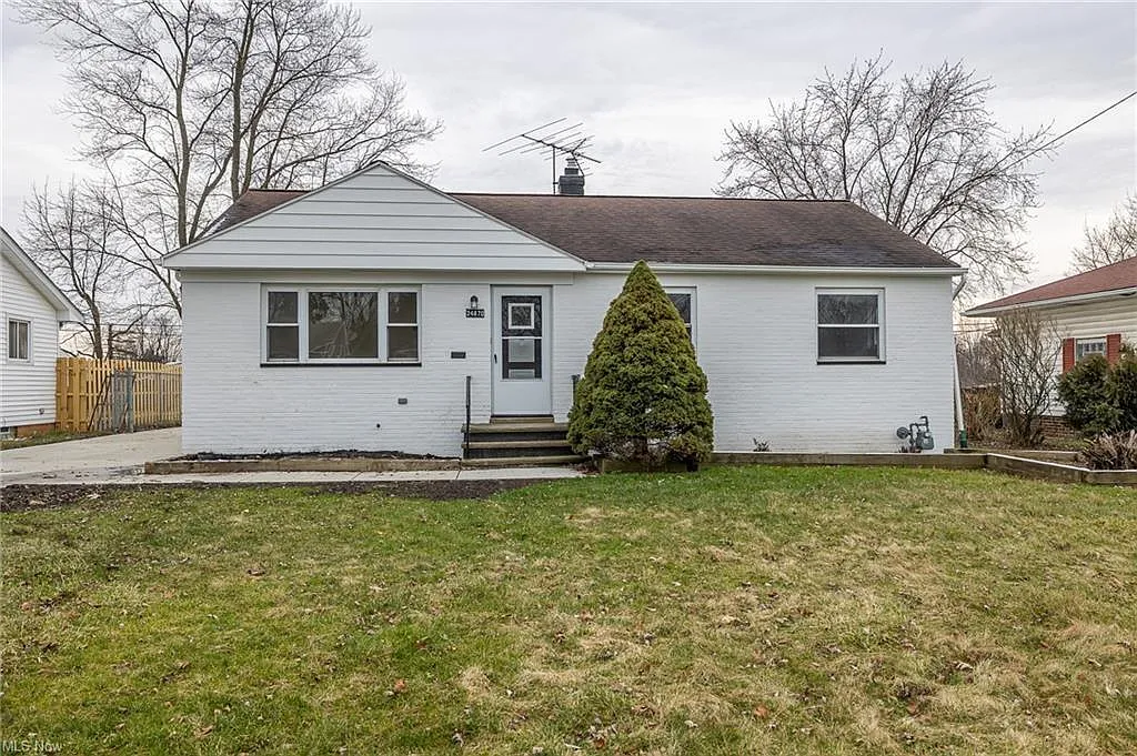 24870 Picone Ln photo 1