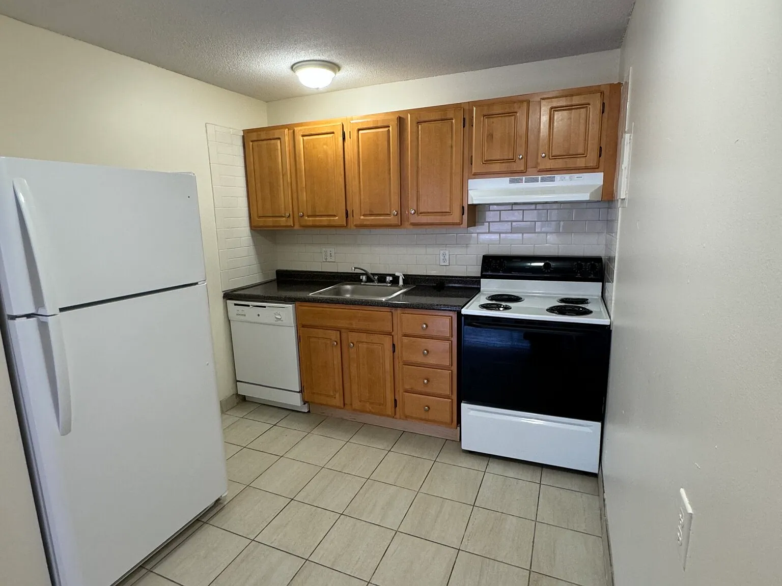 2 bed, $2,800 — Photo 2