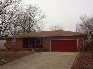 1715 N 8th St, Independence, KS 67301