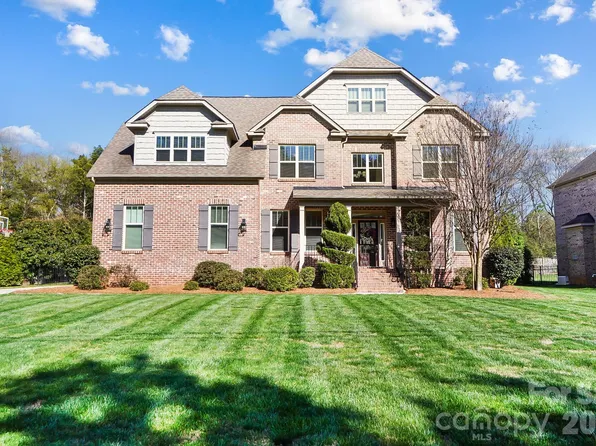 2528 Springs Dr, Charlotte, NC 28226