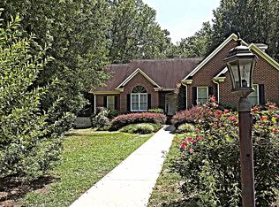 2112 Hawthorne Ln, Burlington, NC 27215