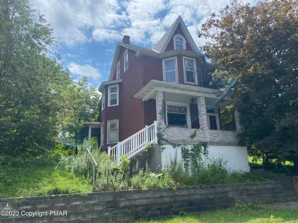 216 W Ruddle St, Coaldale, PA 18218