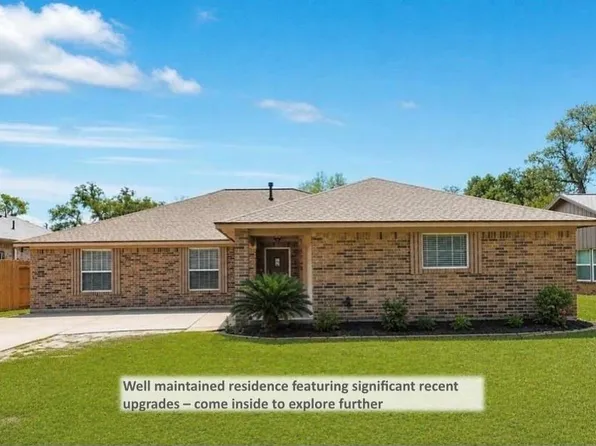 305 Freeman Blvd, West Columbia, TX 77486