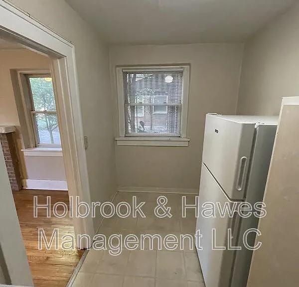 200 E Laurel St — Photo 10