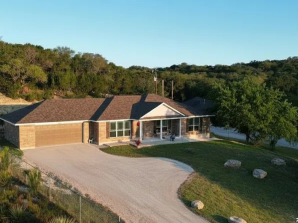 142 HARBOUR VW, Lakehills, TX 78063