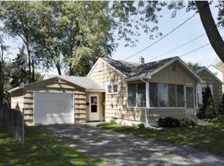 319 Elizabeth Ave NE, Rockford, MI