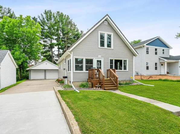 116 E Law St, New London, WI 54961