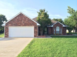 157 W Lily Ln, Edmond, OK 73025