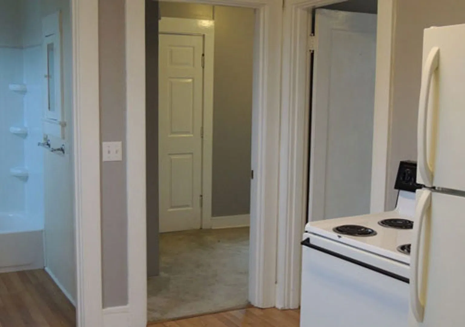 2 bedroom house — Photo 3