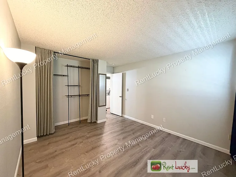 1003 S 308th St #9 — Photo 12
