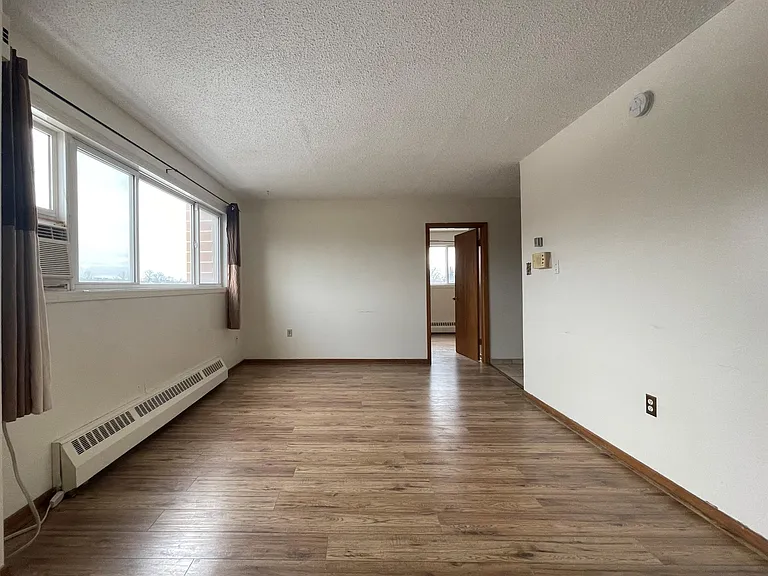 2249 Cornwall St — Photo 3